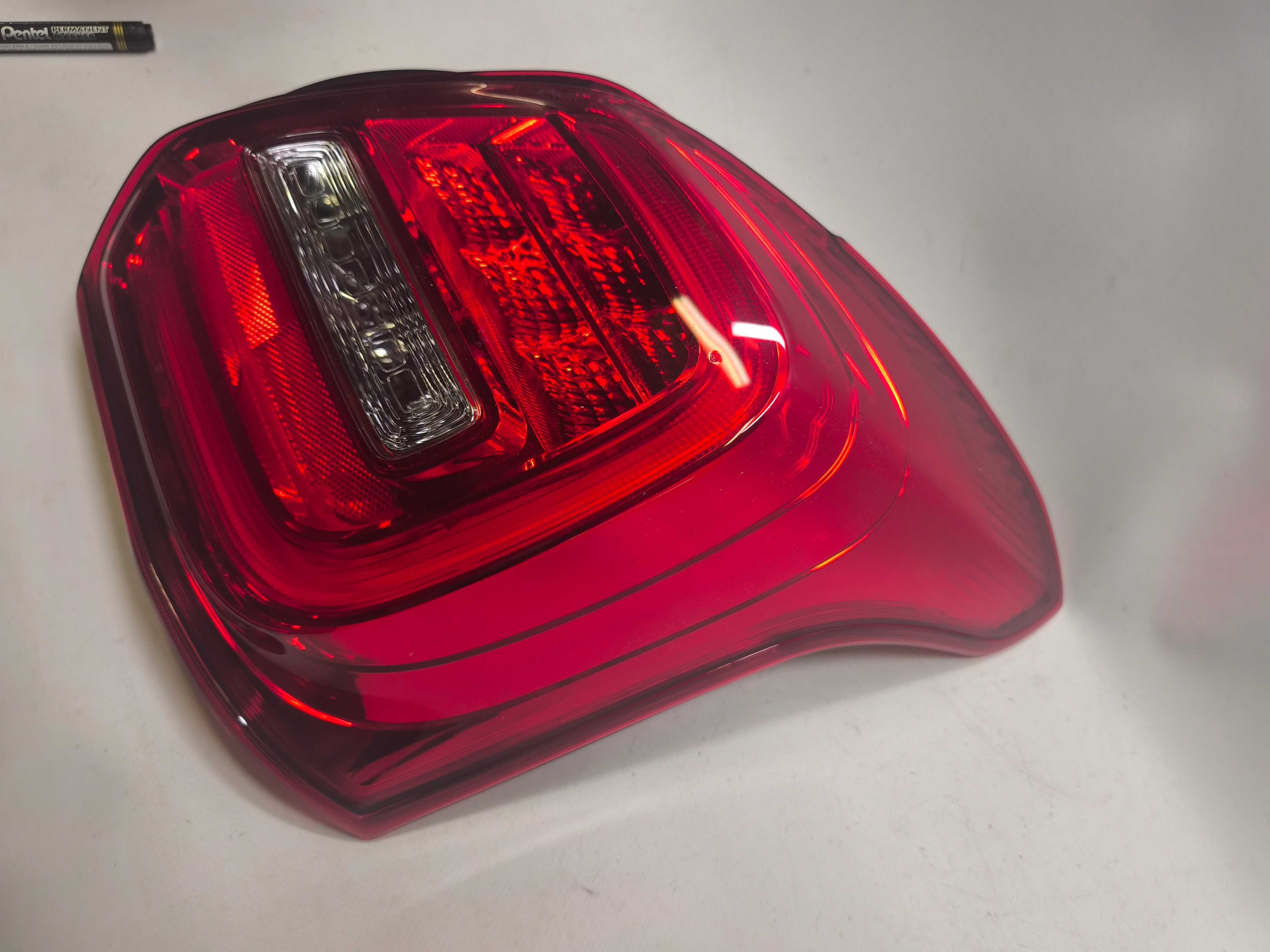 Lampa prawy tył prawa tylna Suzuki Swift MK8 17- oryginał NOWA LED