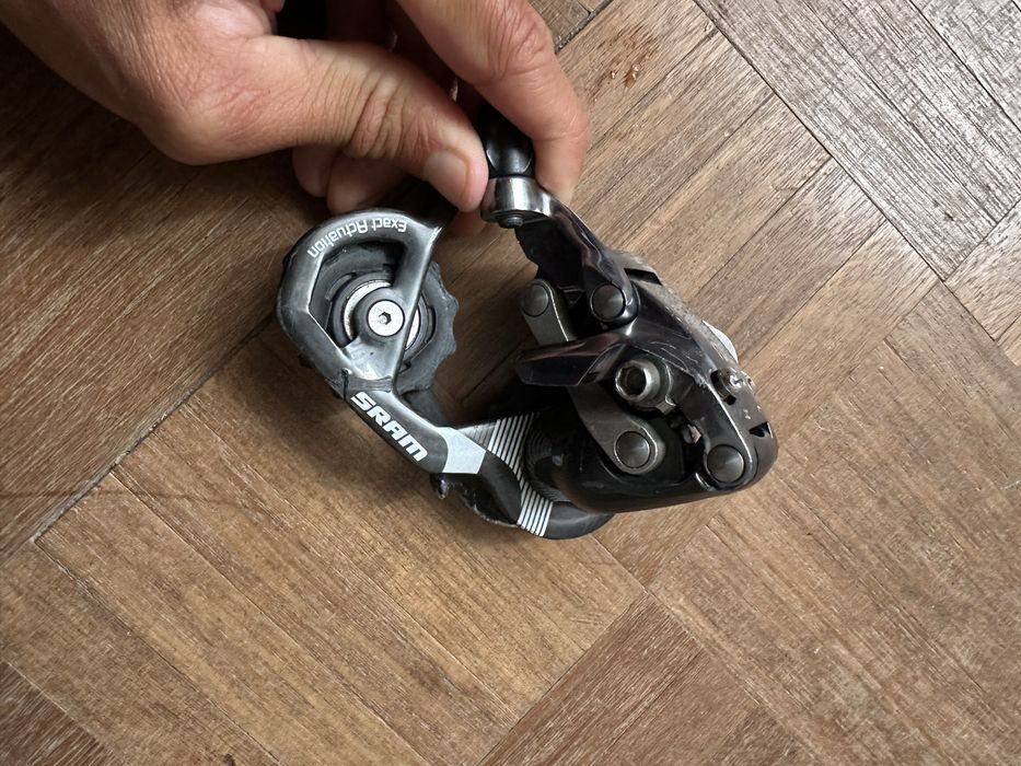 Desviador traseiro + manete direita SRAM Force 10v
