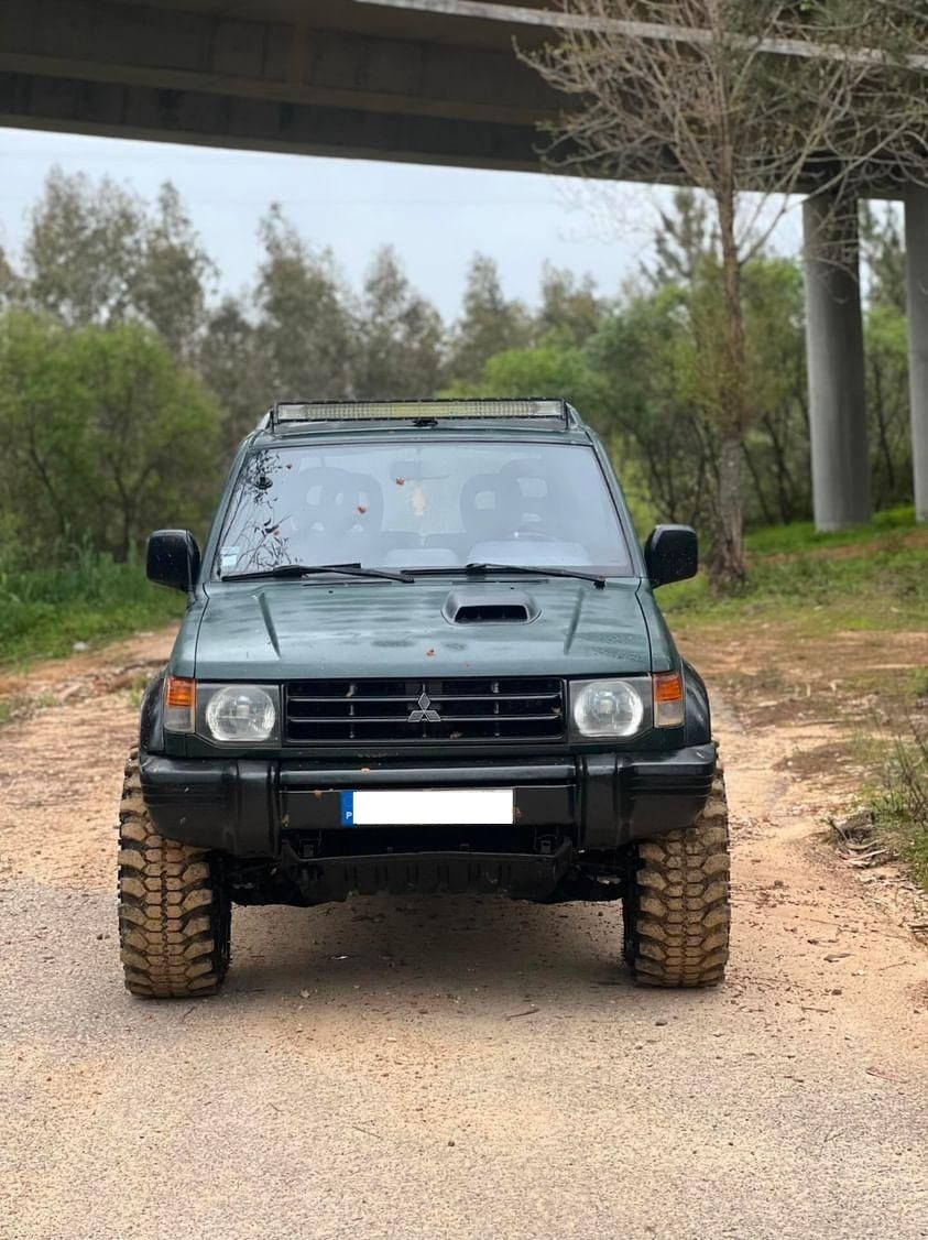 Mitsubishi Pajero GLS 2800