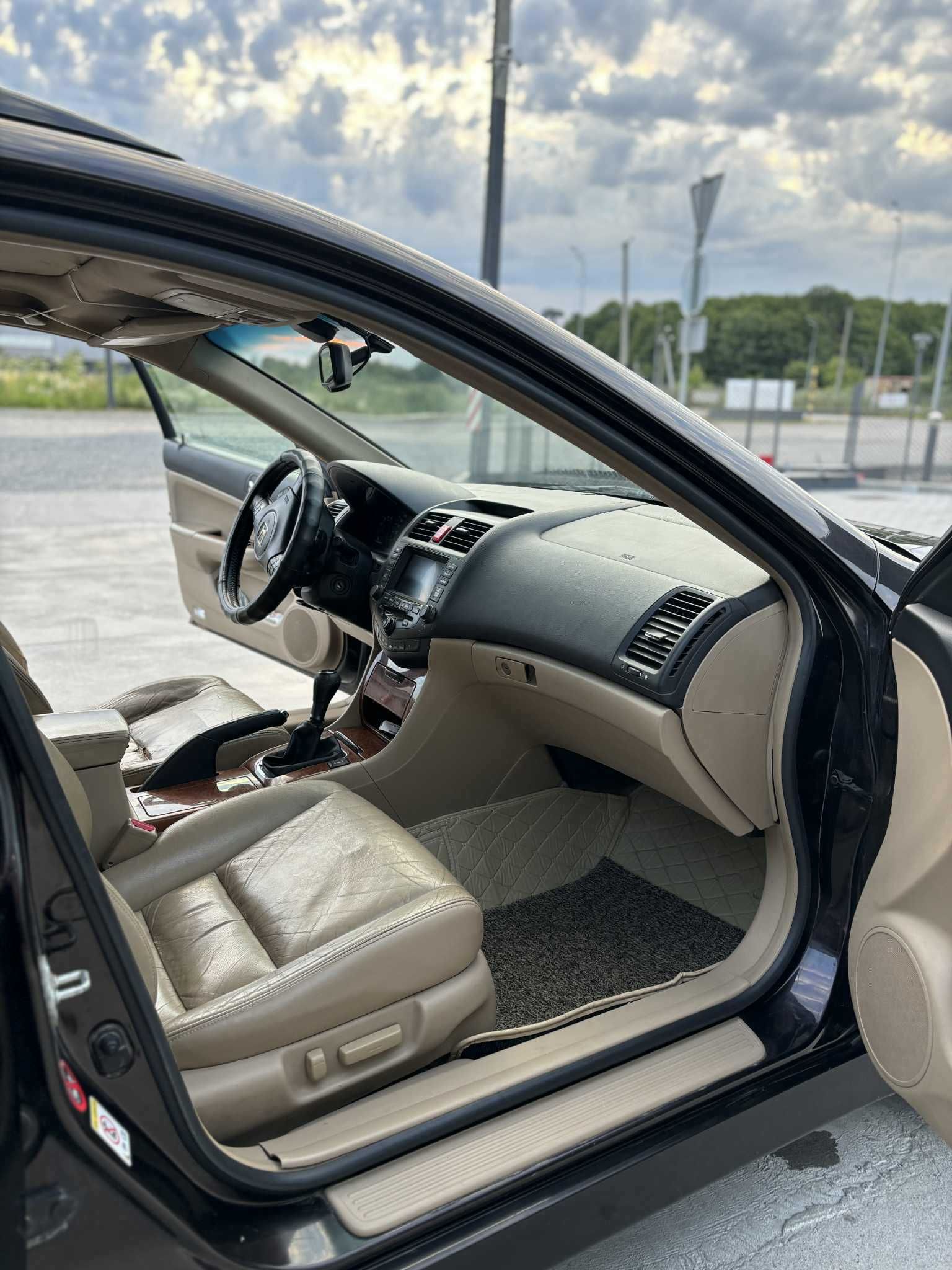 Honda accord 7 EXECUTIVE+NAVI