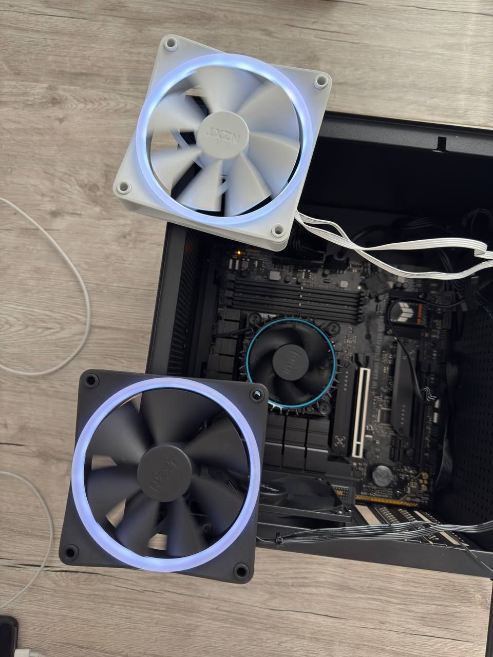 Вентилятори NZXT F120 RGB 120мм PWM (білий і чорний)