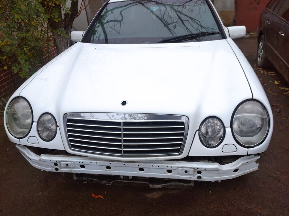 Фари Мерседес-210 дорест