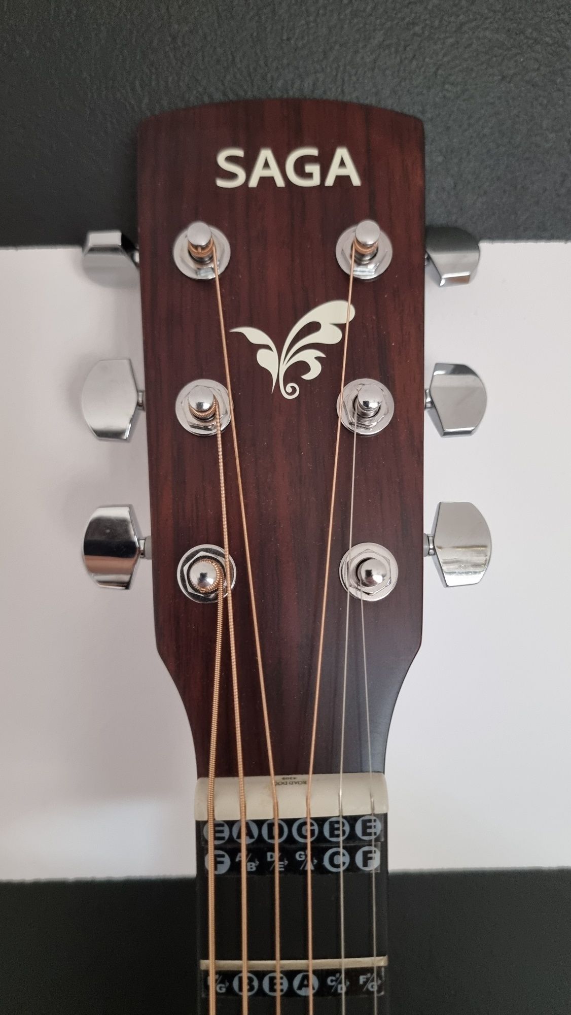 Gitara akustyczna