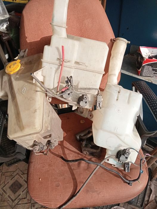 Бачок омывателя Mazda 6 GG Mazda MPV Мазда 3 ВК седан хечбек