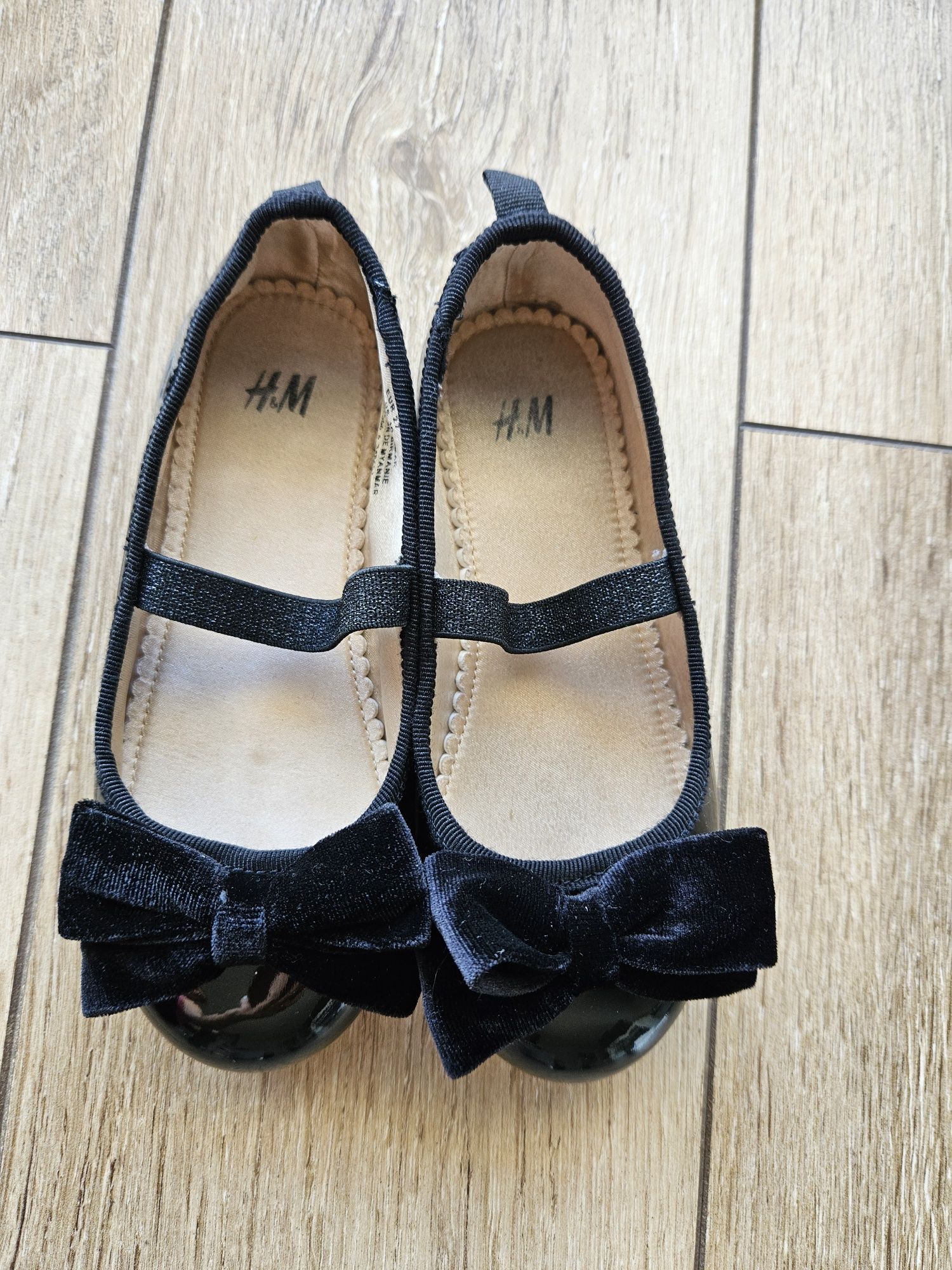 Czarne baleriny lakierki H&M 27