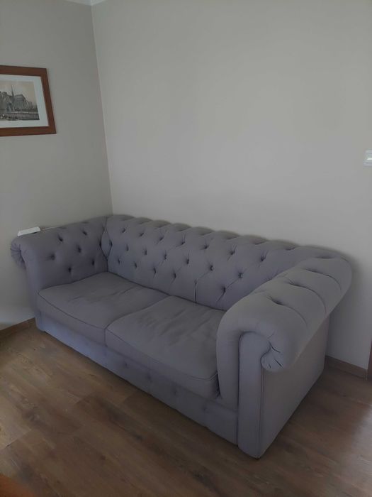 wygodna sofa rozkładana z pojemnikiem na pościel