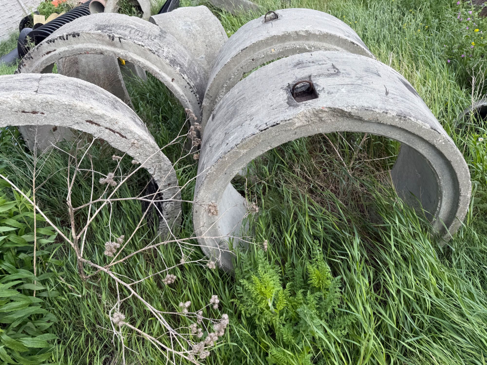 Studnia betonowa 500 krąg 1000 pokrywa 1200 dekiel 1800 nowa Urzywana
