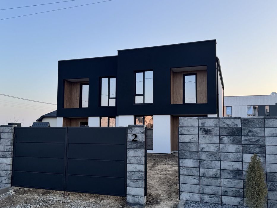 Продаж будинку -двояна На Щасливому