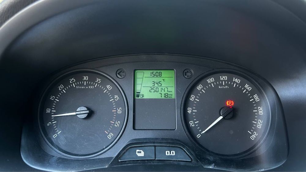 Skoda Fabia 1,6 TDI 2011 год ШКОДА ФАБИЯ