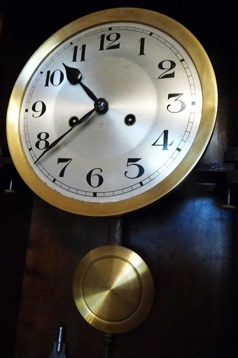 Piękny, nieduży zegar wiszący Becker, 3 struny, sprawny, po renowacji