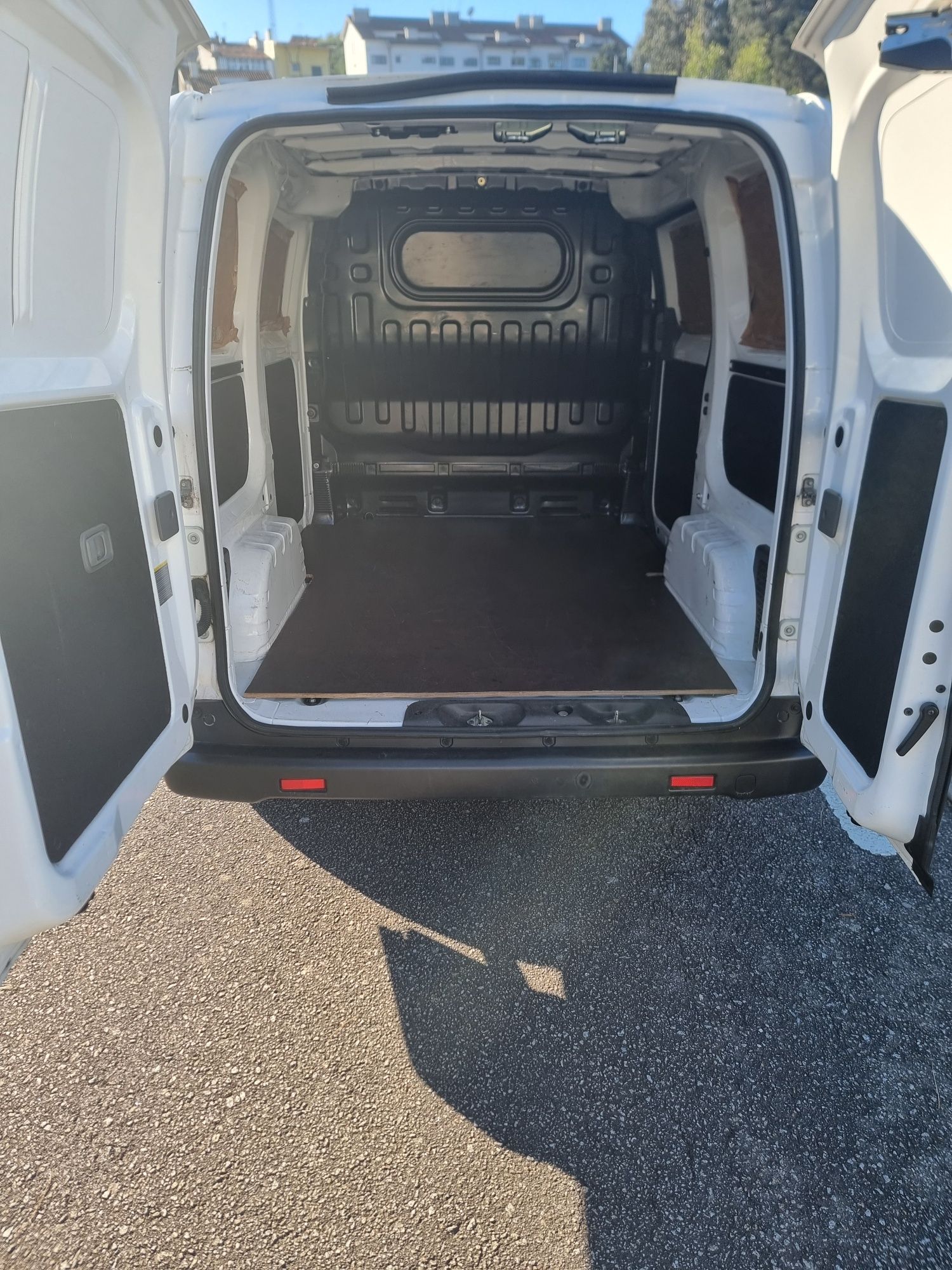 Carrinha  nissan nv200 eléctrica