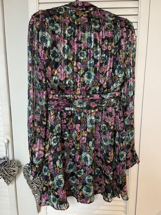 Sukienka w kwiaty zara