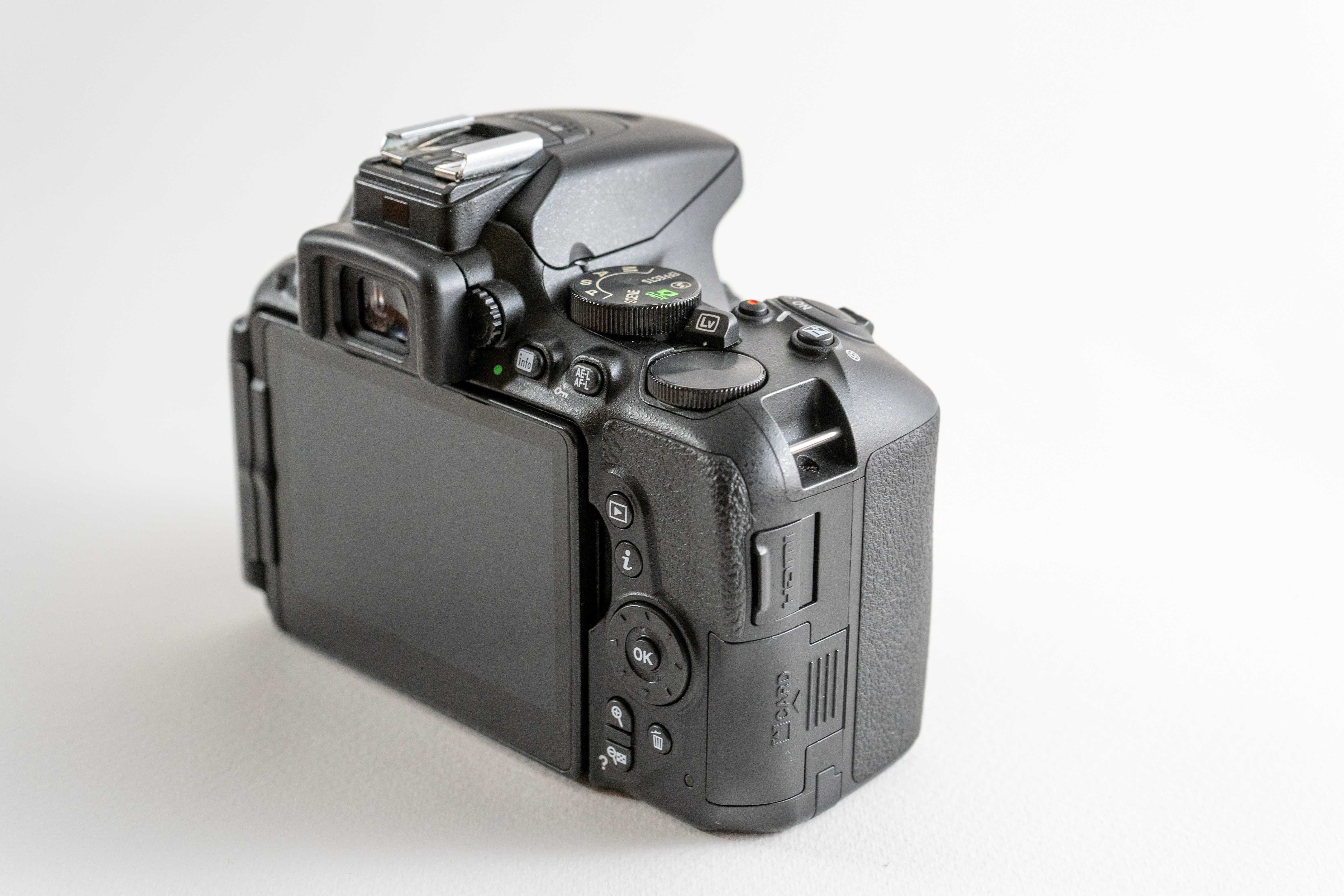 Nikon D5500 + Objectiva 18-55 + Acessórios - Kit impecável