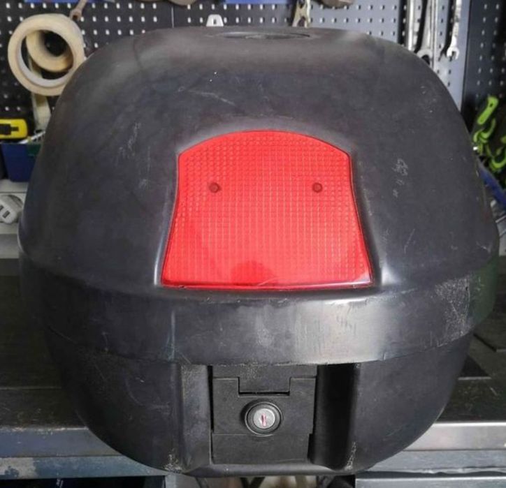 Vendo baú para mota