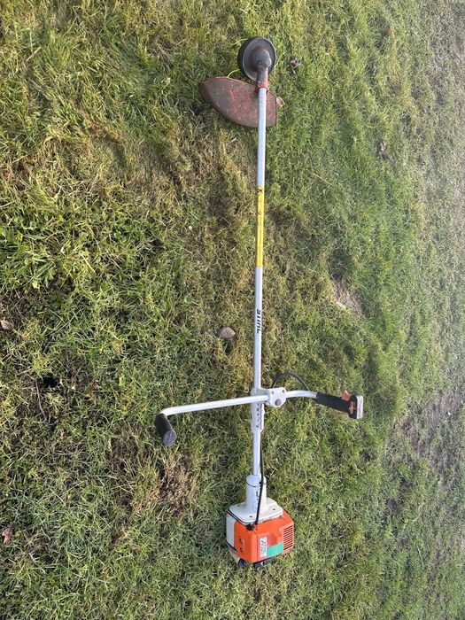 Sprzedam podkaszarkę/kosy spalinową STIHL FS 220