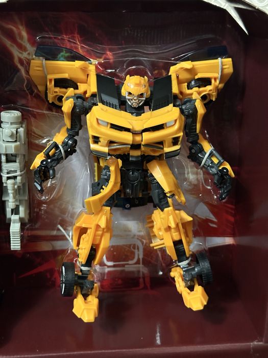 Трансформер Бамблбі великий праймбот