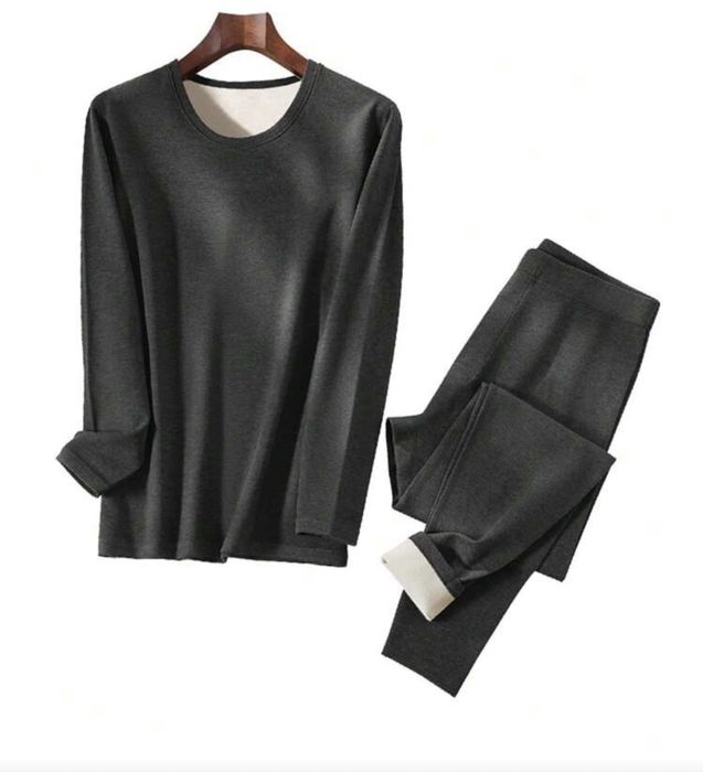 Szary komplet termiczny L – idealny do pracy i na zimę