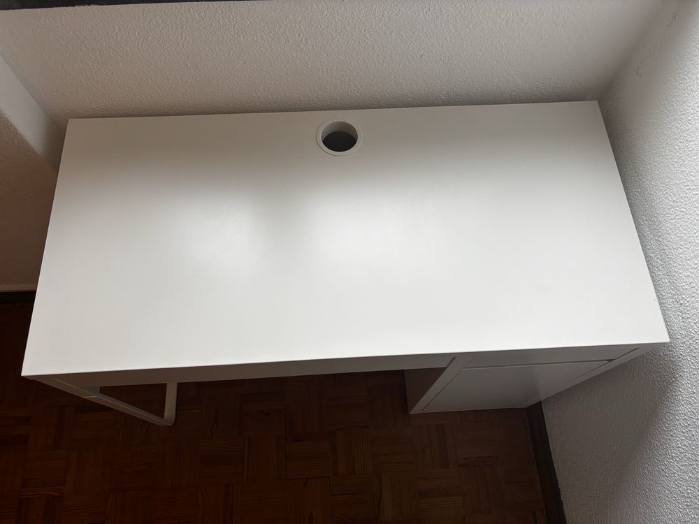 Secretária escritiório