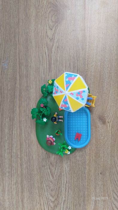 Playmobil nad jeziorem