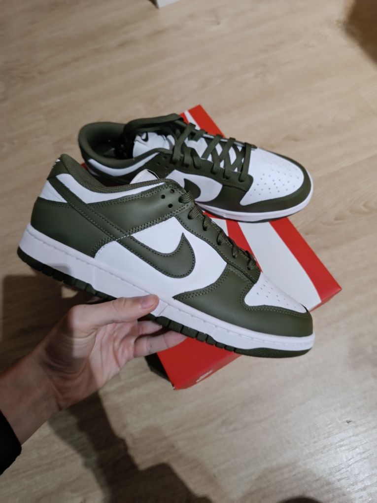 Dunk Low Médium Olive Tamanho 44