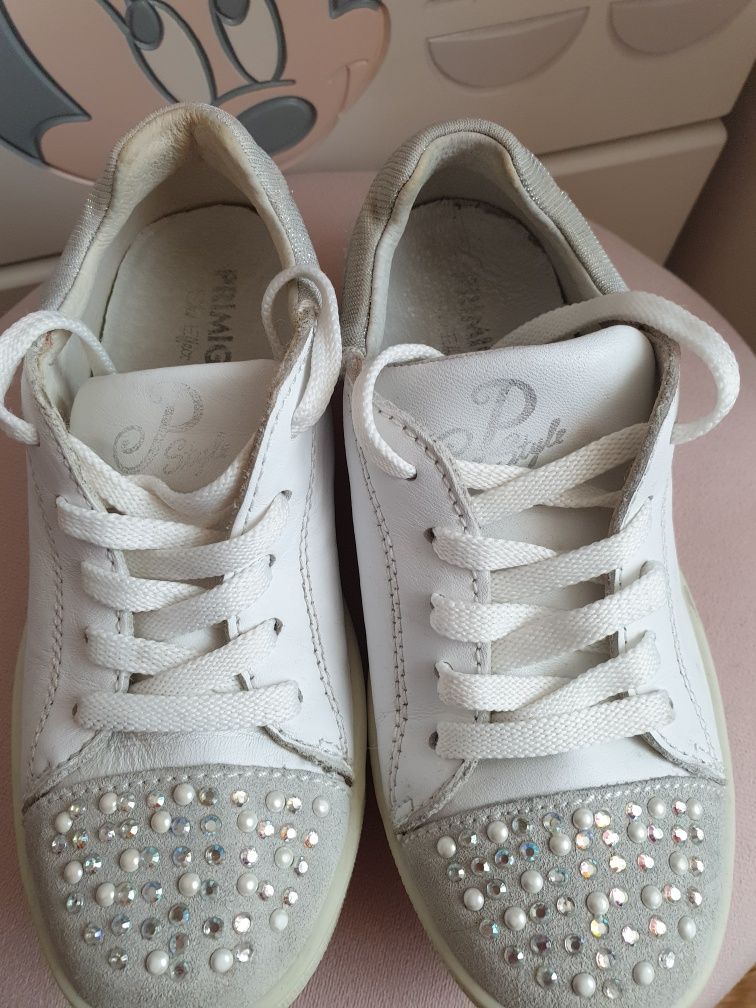 Białe wiązane buty Primigi roz.30