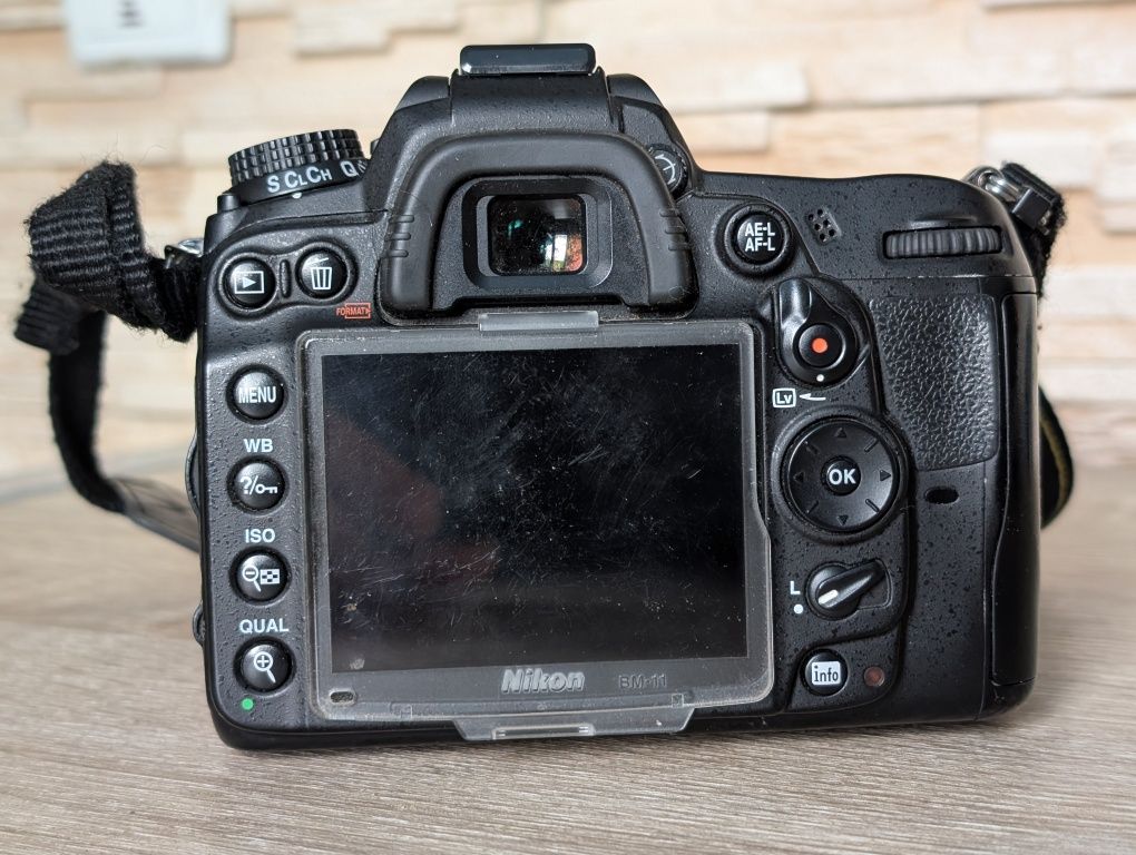 Nikon D7000 + об'єктив 18-105 мм