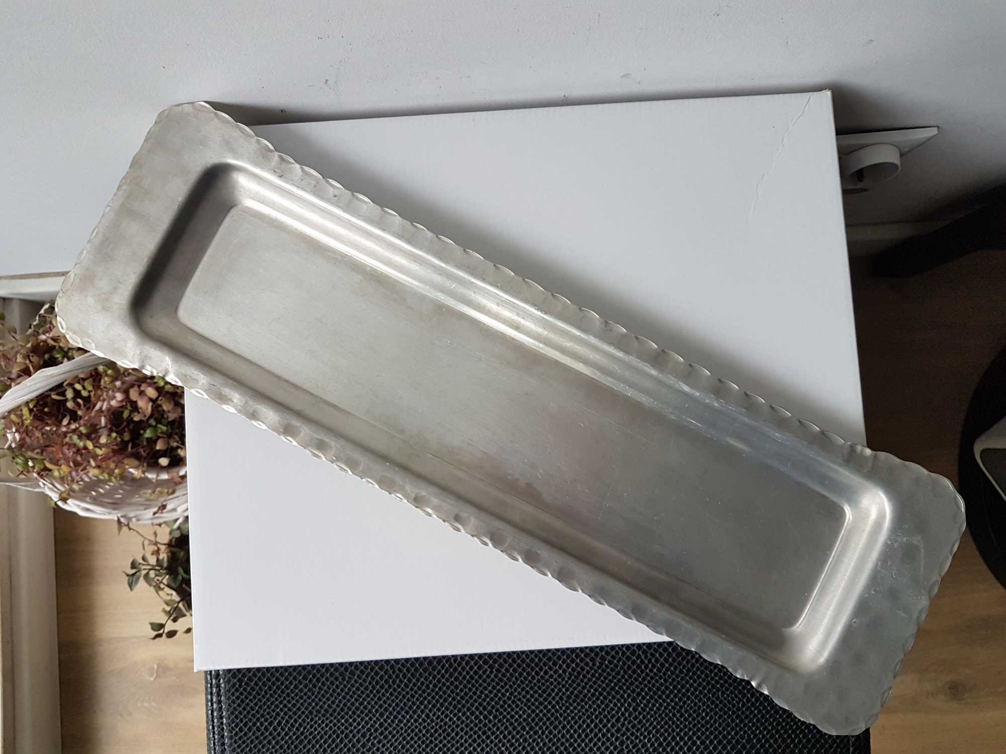 Antyczna Norweska podłużna taca młotkowane aluminium 50cm rękodzieło