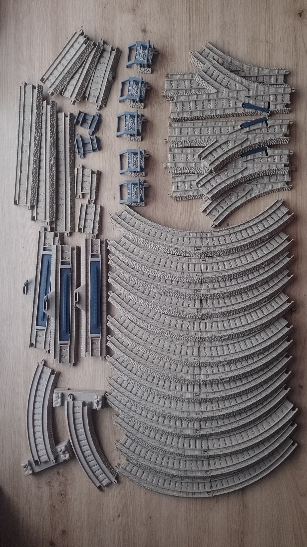 Duży zestaw Trackmaster Tomek i Przyjaciele ok. 55 torów+Domkowo+Zwrot