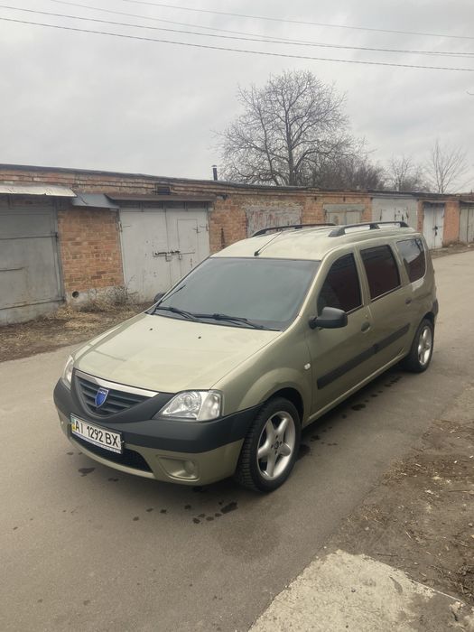 Авто в дуже гарном стані кому цікаво телефонуйте розповім більш деталь