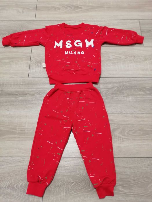 Komplet dresy dla chłopca lub dziewczynki. Czerwony 86-92