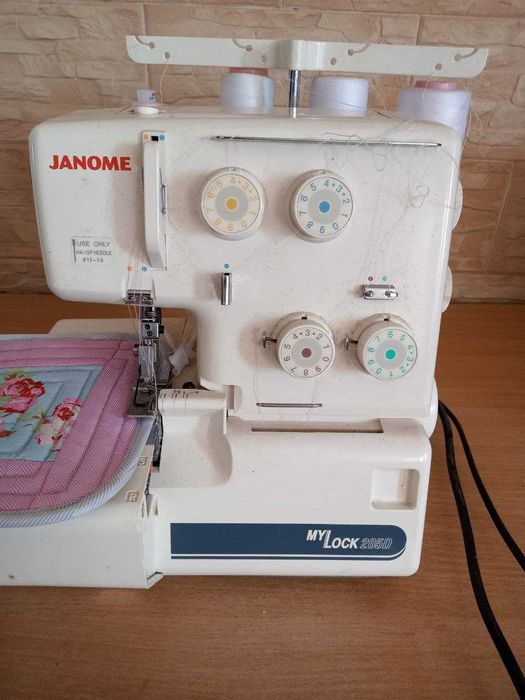 Оверлок Janome Mylock 205D