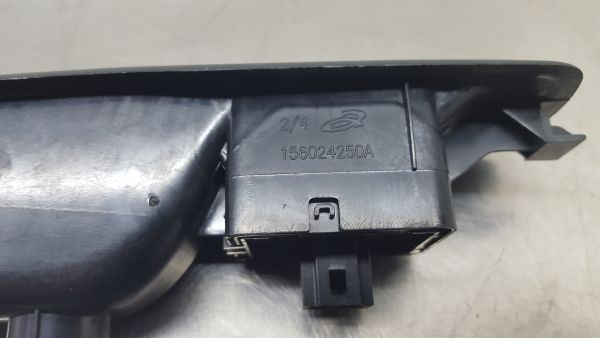 Comando / botão / interruptor vidros trás esquerdo RENAULT Megane III