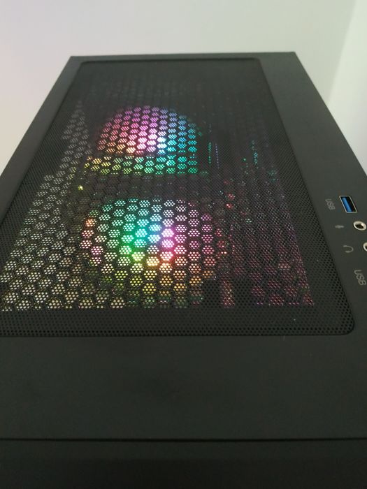Komputer do gier Ryzen 5 5600/RTX 4060 8 GB GDDR6/32 GB RAM DDR4/M2
