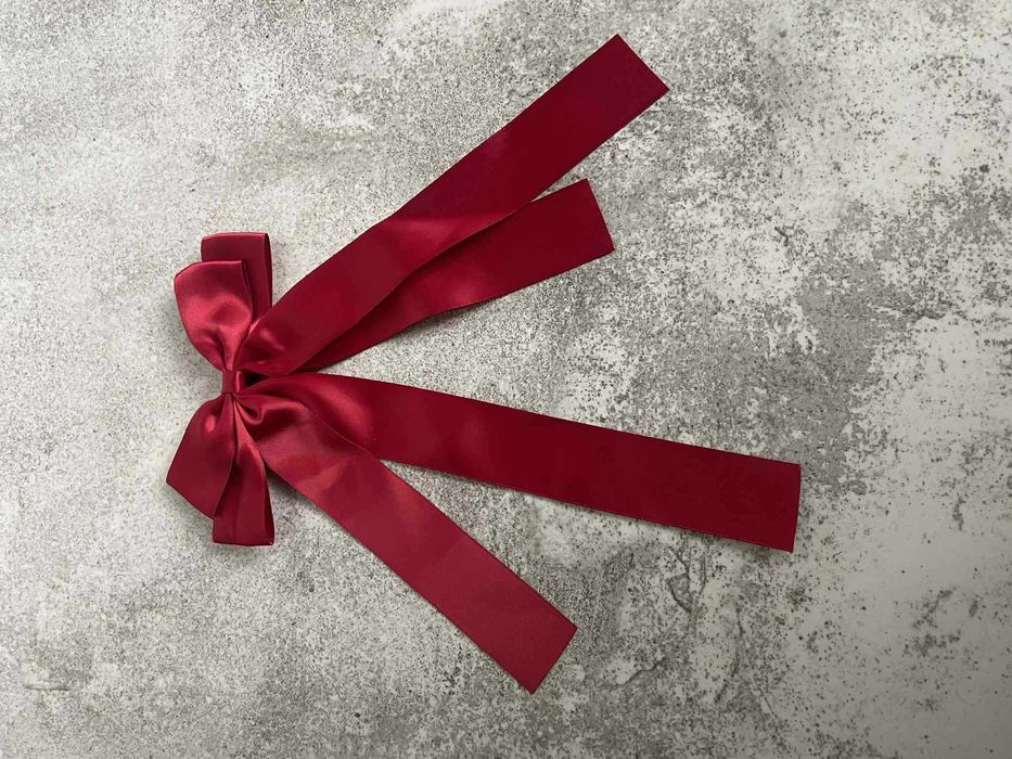 Czerwona kokarda spinka do włosów