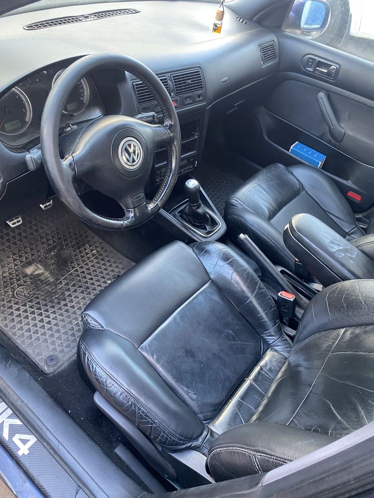 Vw bora todo amaricano
