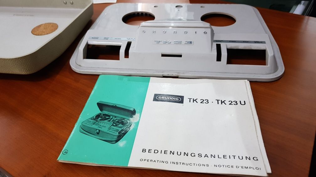 Grundig TK 23 , painel, tampa e manual