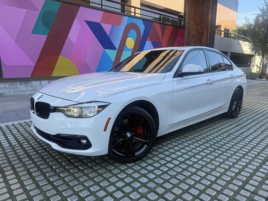 BMW 3 Series 330i      2019