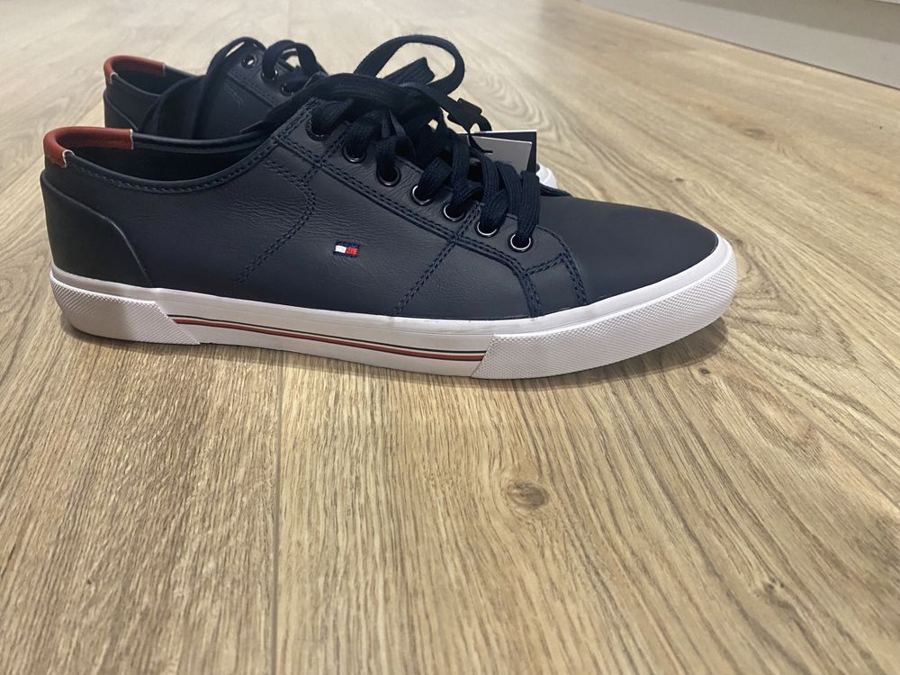 Buty skórzane tenisówki Tommy Hilfiger 44 45