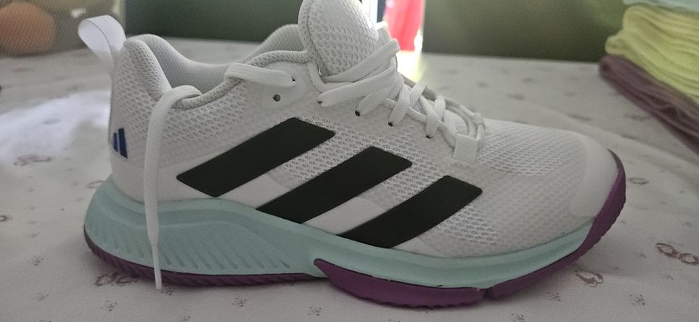 Vendo Adidas Court Team 2.0