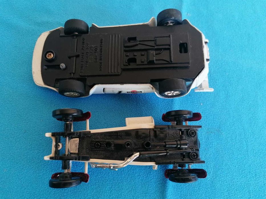 Carrinhos Porsche escala 1/39 e Mercedes escala 1/43