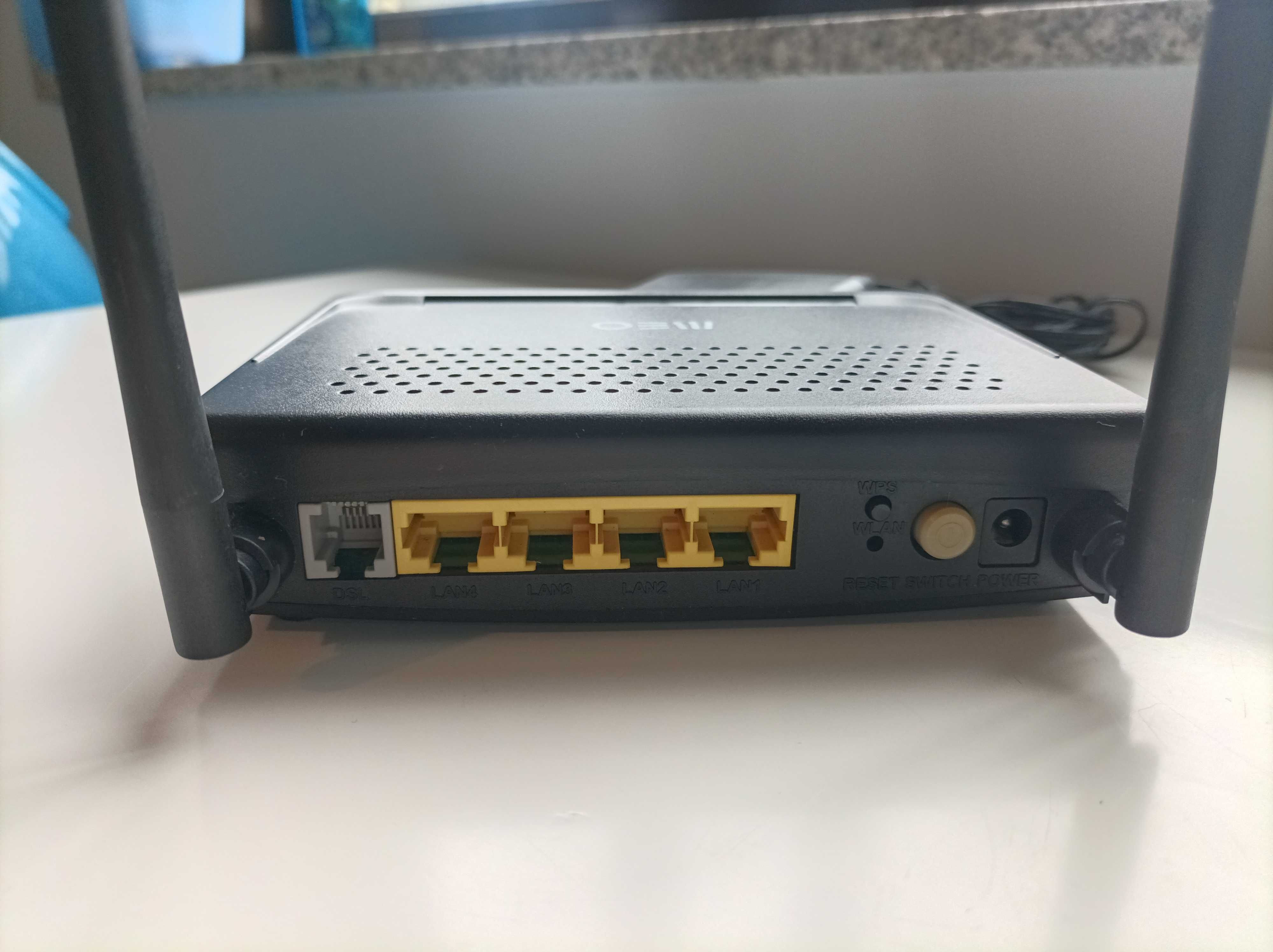 Router Wifi ADB A4000n