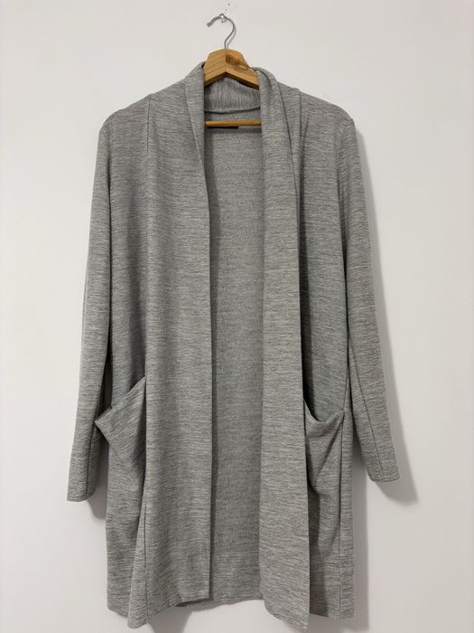 Szary sweterek kardigan z kieszeniami Reserved