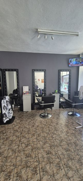 Vende-se recheio de salão de beleza