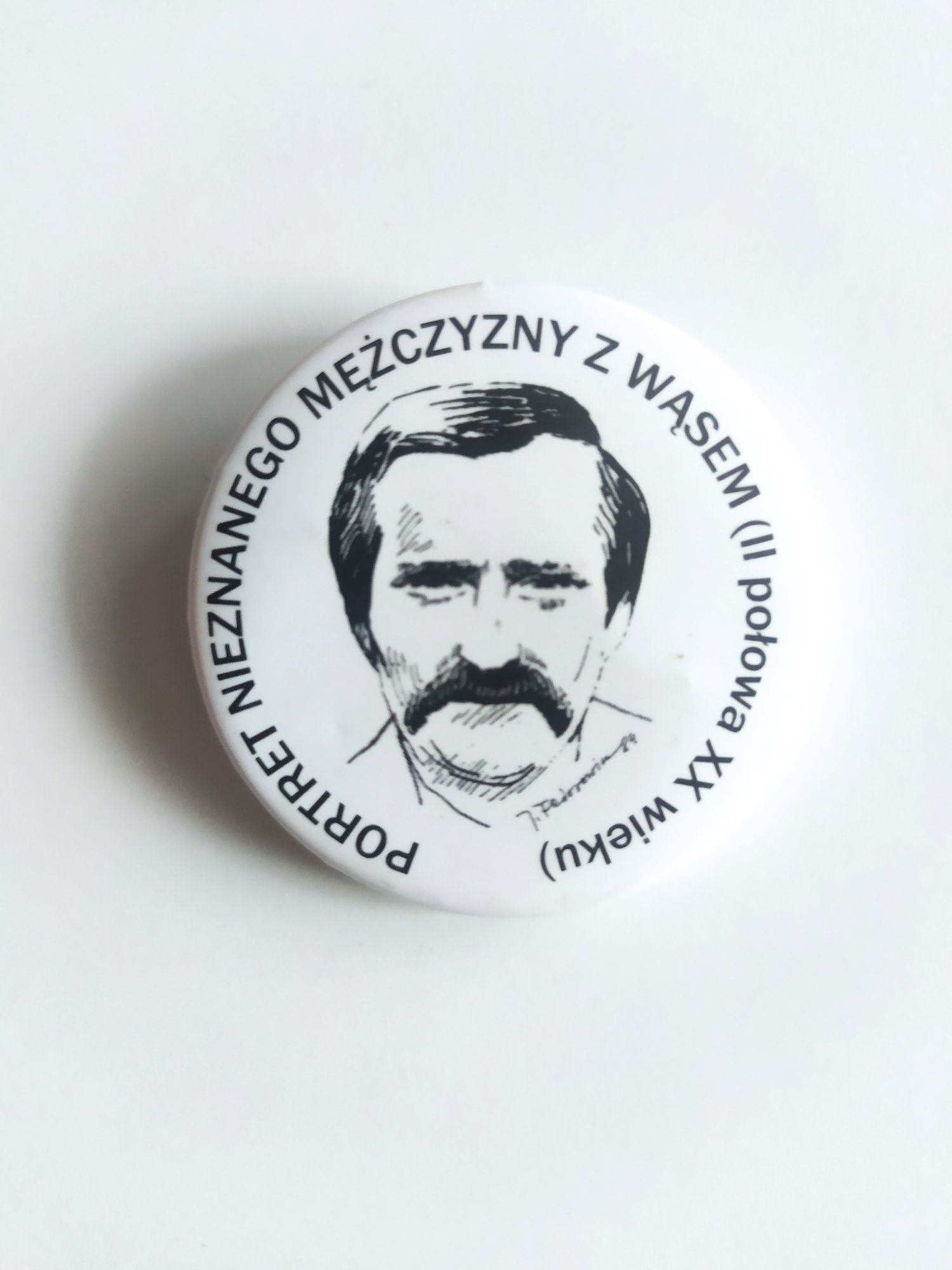 Przypinka z podobizną Lecha Wałęsy