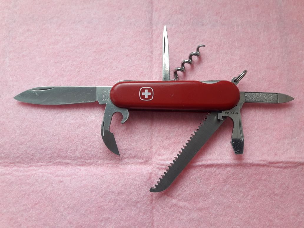 Wenger , Victorinox