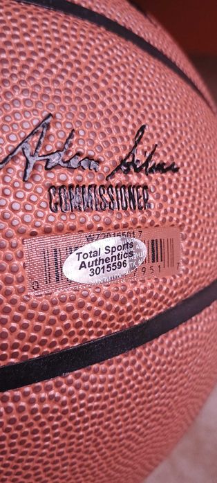 Piłka do koszykówki Michael Jordan z autografem i hologramem COA