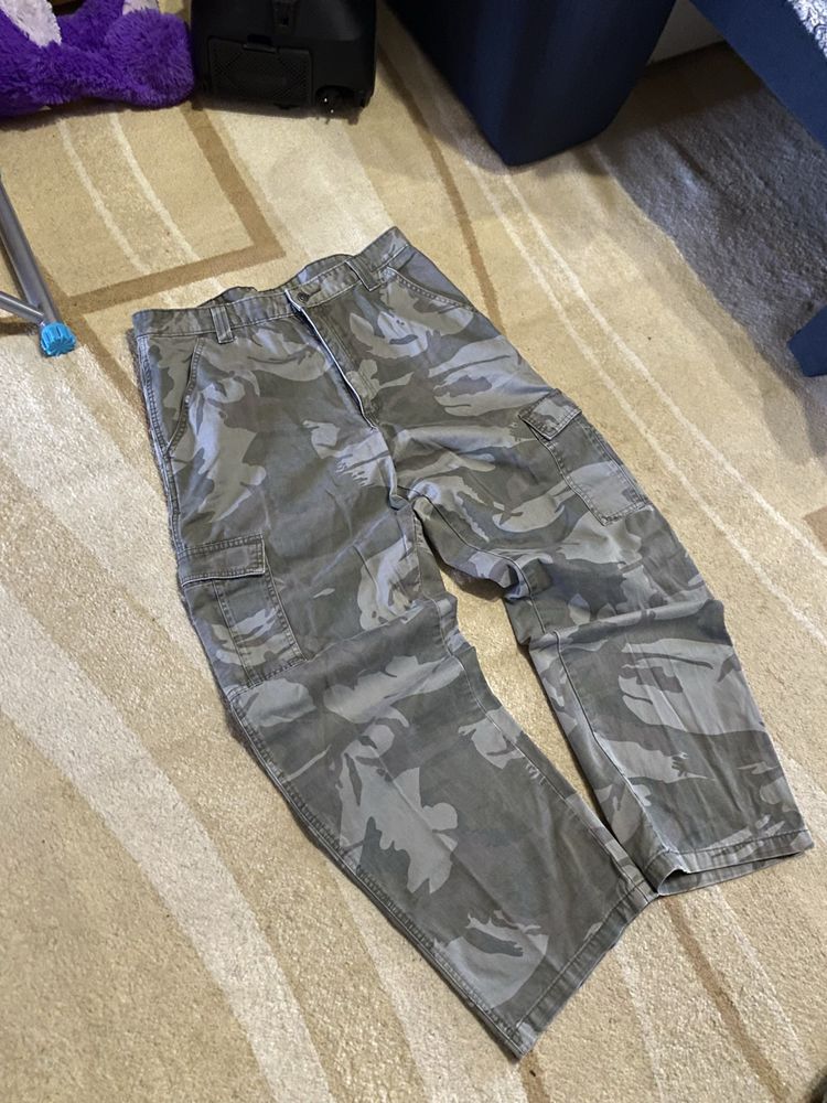 Camo pants wragler
