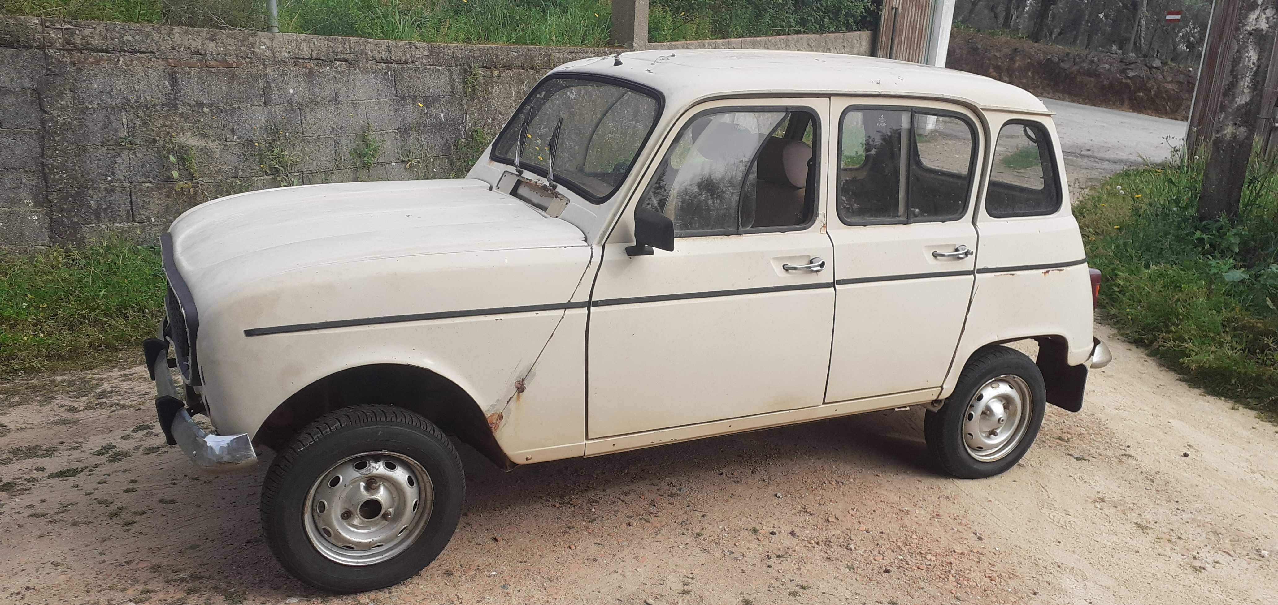 Renault 4L para peças.