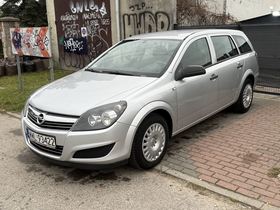 Opel Astra AUTOMAT 1.6b/2011rok/Oryginalny Lakier/PL Salon/Serwisowa