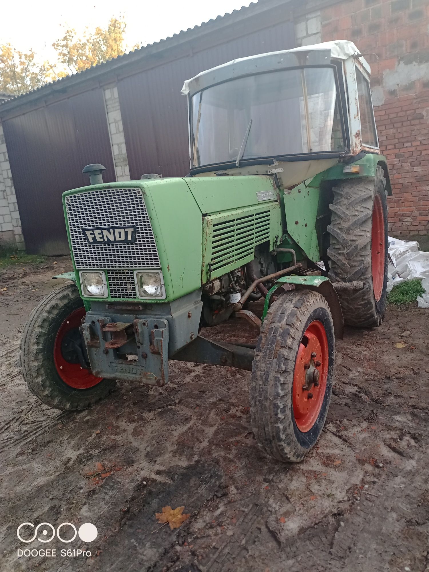 Ciągnik Fendt 105 S